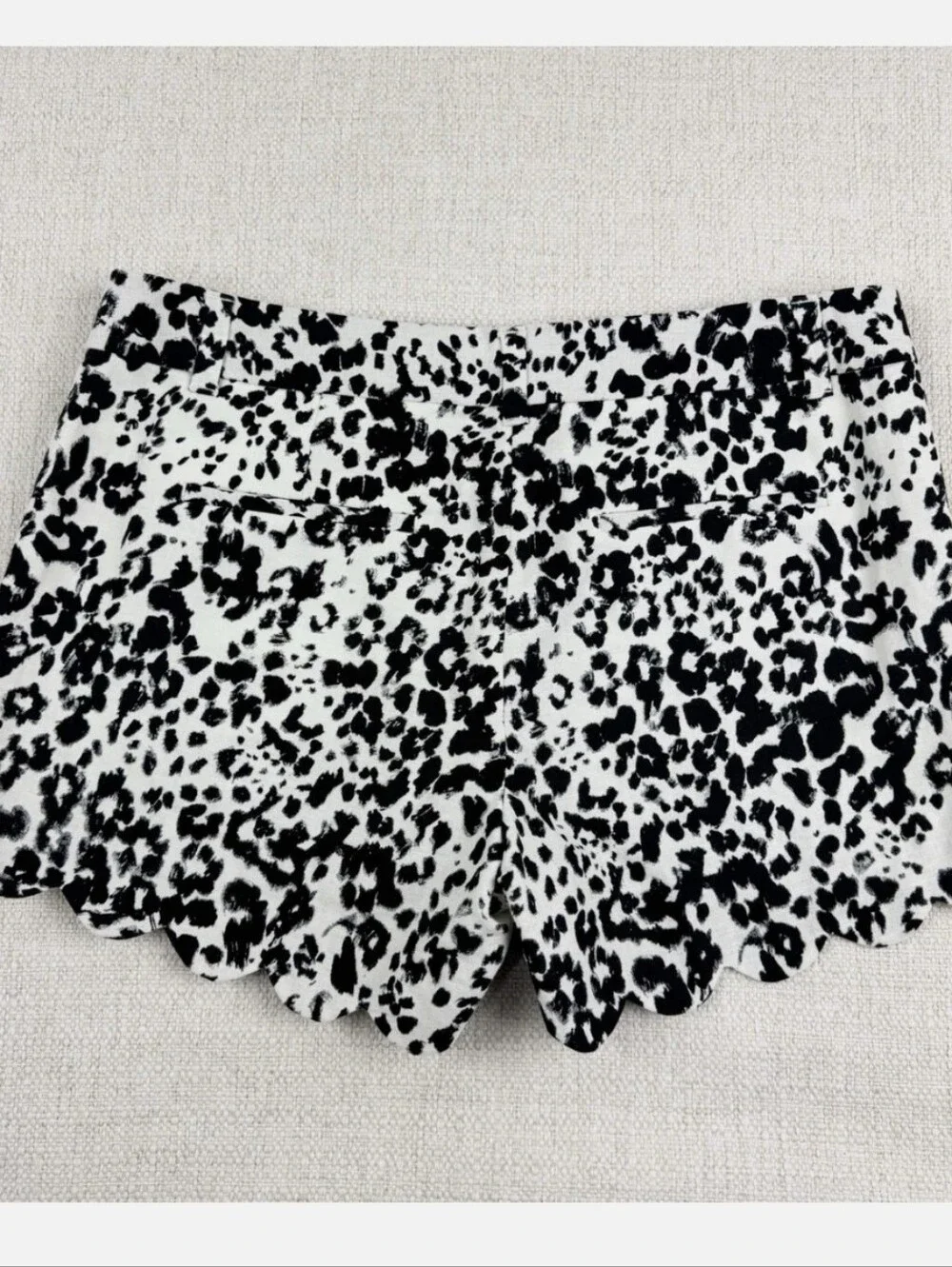 J Crew Leopard Print Black & White Scalloped Hem Shorts Women's Size 8